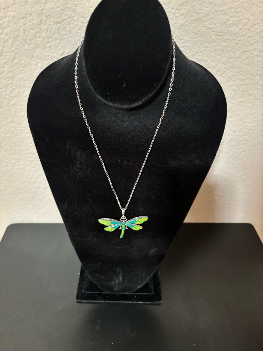 Green Dragonfly Pendant Necklace - Women Jewelry New
